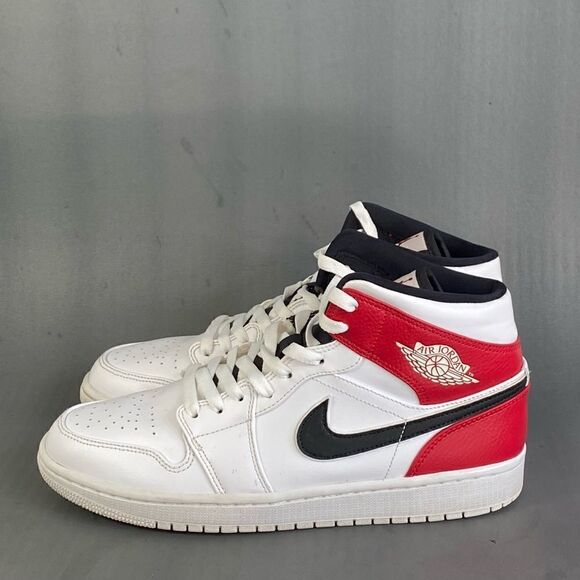 Nike Air Jordan 1 Retro Mid Chicago White Black Gym Red mens size  10 - Picture 5 of 10